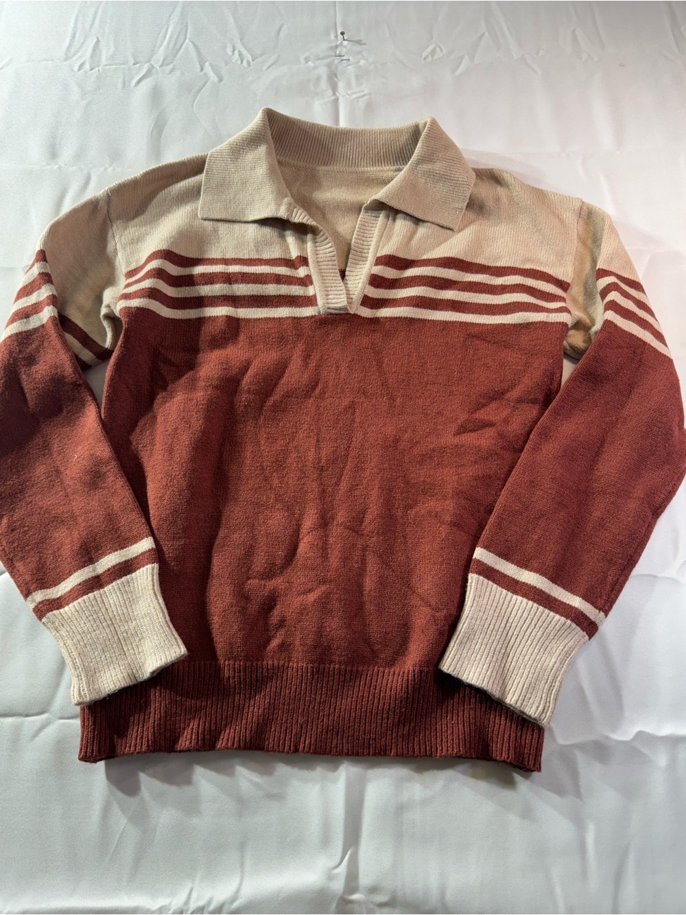 Small V-Neck Stripe Pullover in Rust and Cream